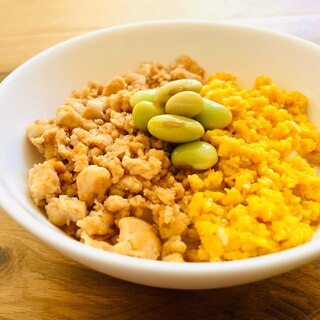 ランチやお弁当に！鶏そぼろ丼